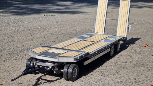 1:14 scale 3-axle low-loader trailer with offset platform